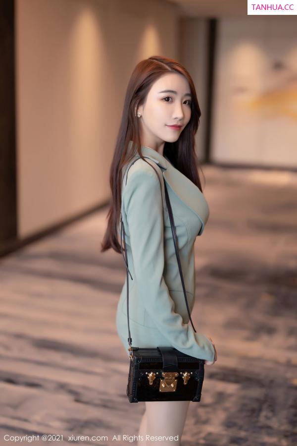 谢芷馨  宅男女神绯月樱 浅绿色的职业装第5张图片